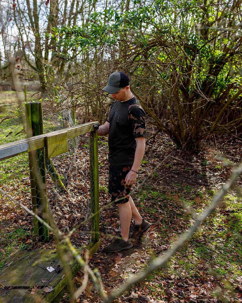 Fox Khaki/Camo Outline T-Shirt