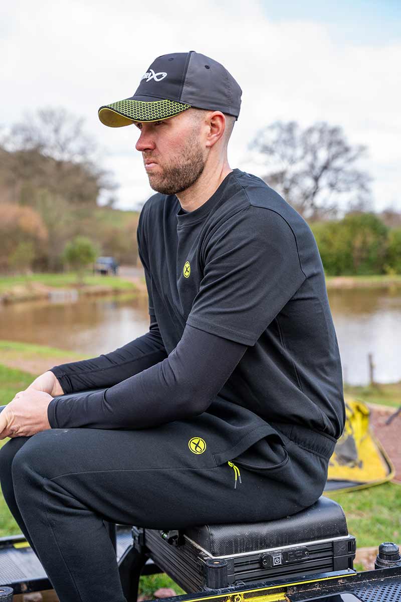 Matrix Mini Logo T-Shirt – Black