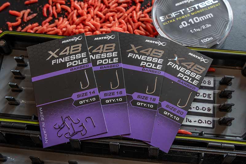 Matrix X4B - Finesse Pole Hooks