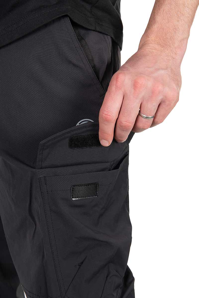 Matrix LW Cargo Trousers – Black