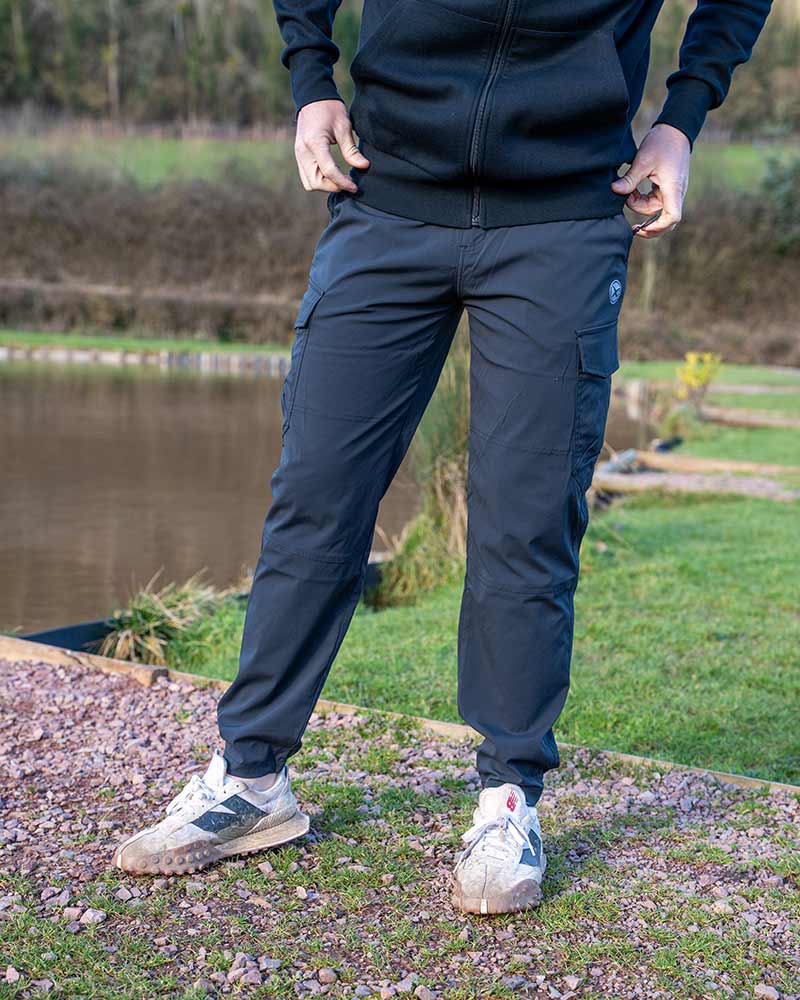 Matrix LW Cargo Trousers – Black
